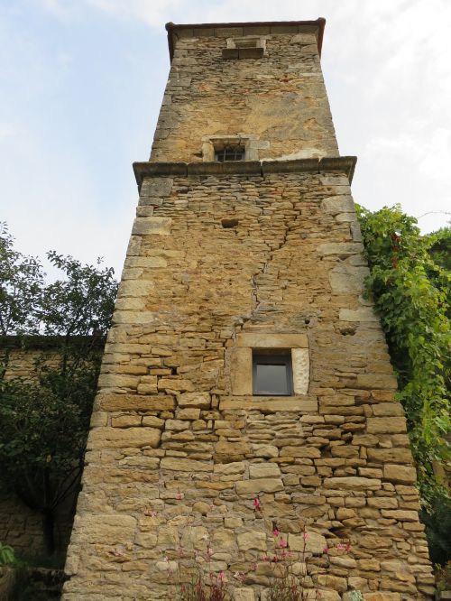 tower chateauneuf-en-auxois wall