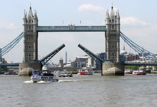 tower bridge thames river