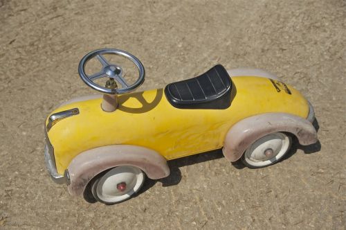 toy car yellow