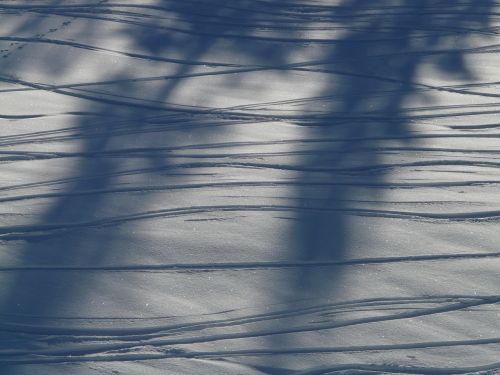 traces winter snow