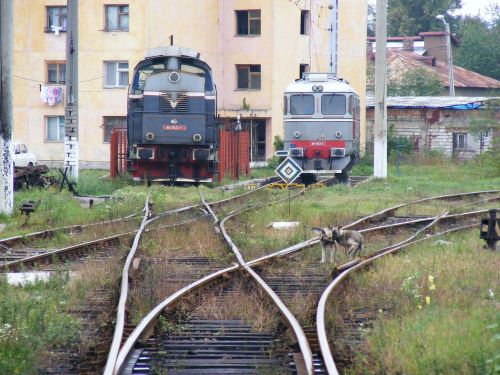 tracks railroad transportation