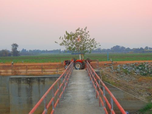 tractor bridge thailand