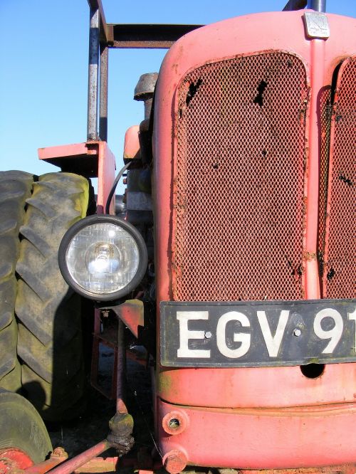 tractor vintage rust