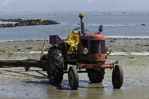 tractor tide-low noirmoutier