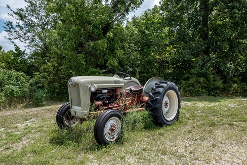 tractor  antique  farming