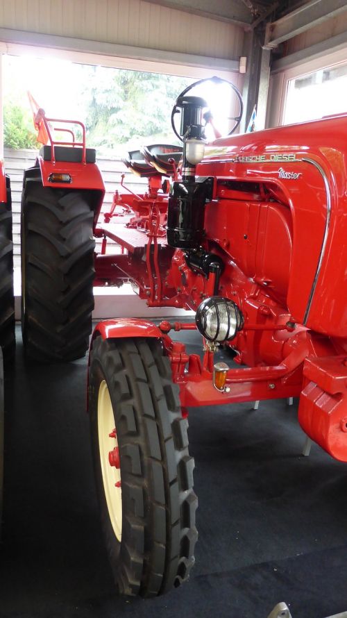 tractor porsche red nose