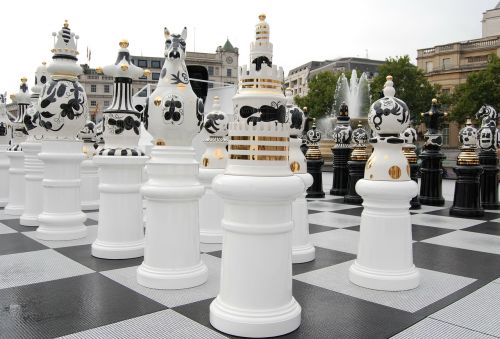 trafalgar square chess black