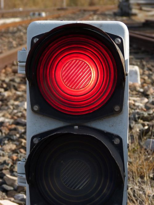 traffic light red train