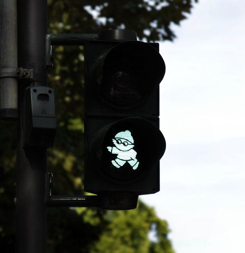 traffic lights  mainzelmännchen  green