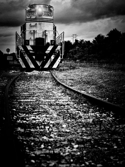 train engine tracks