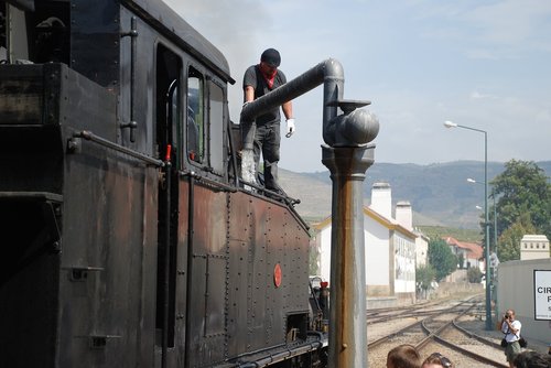 train  douro  portugal