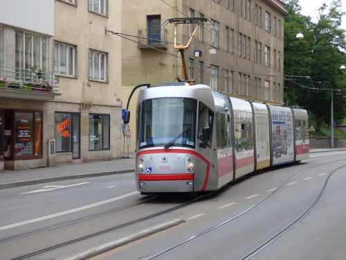 tram the vehicle drive