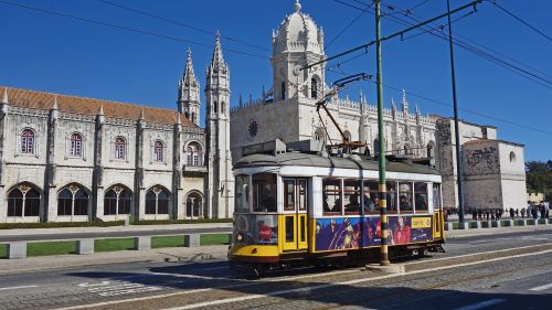 tram lisbon travel