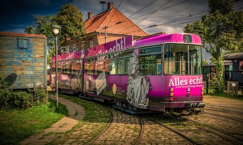 tram  dare  rails
