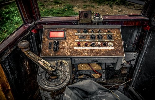 tram  valve  cockpit