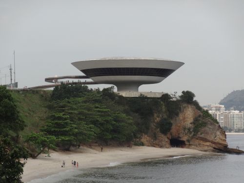 niterói museum of contemporary art brazil