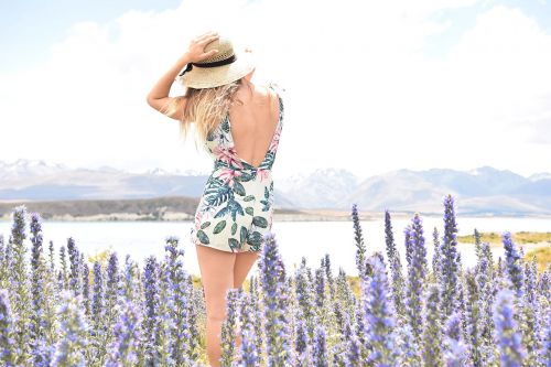 travel women flowers