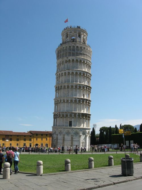 travel holiday leaning tower
