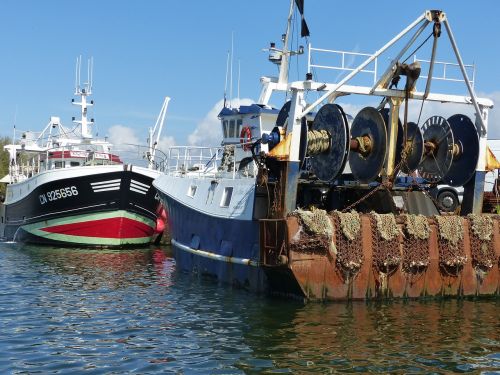 trawlers boats fishing boats