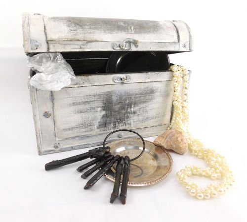 treasure chest key box
