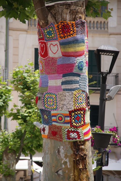 tree guerrilla crochet mallorca