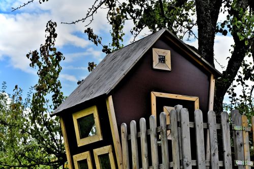 tree house treehouse