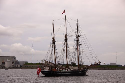 tremaster sailing ship sea