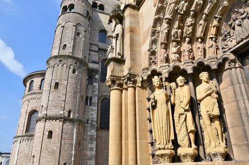 trier  dom  entrance portal