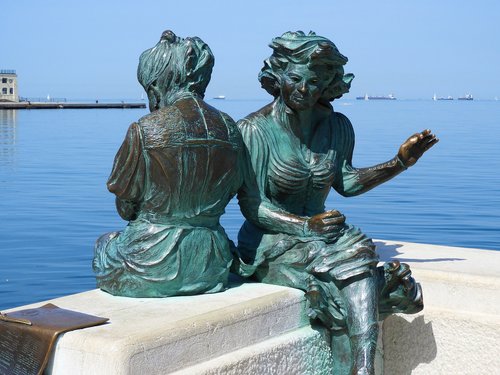 trieste  statue  bronze