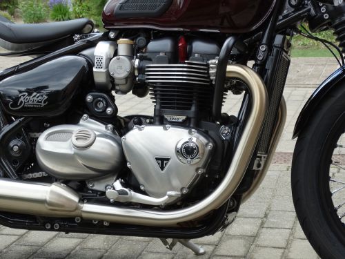 triumph engine 1200cc