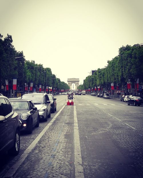 triumphal arch paris champs elysees