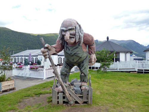 troll norwegian summer