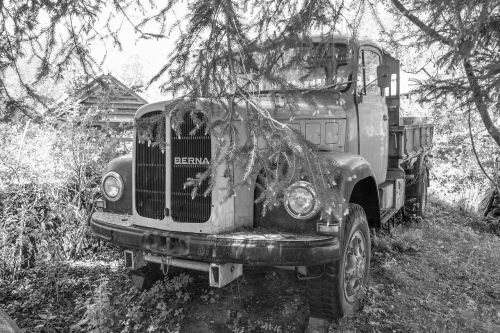 truck old black and white