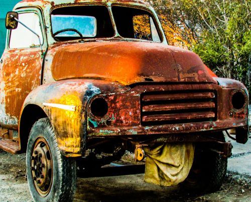 truck rusty old