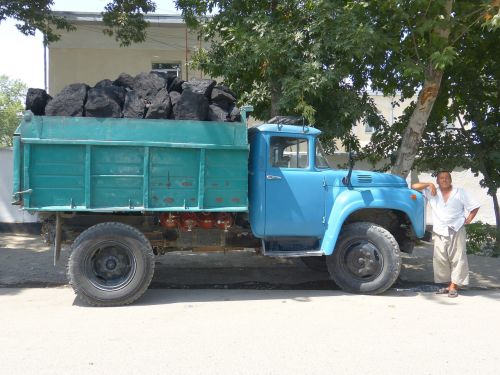 truck carbon coal transport