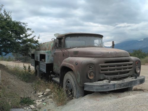 truck old bad condition