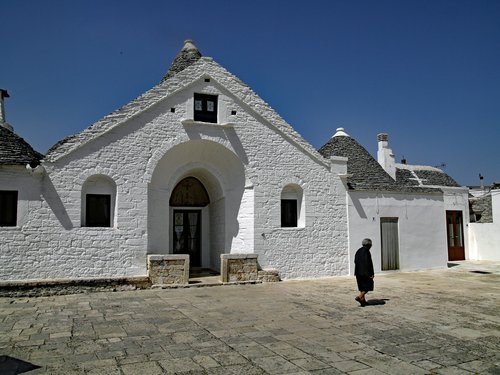 trulli  alberobello  puglia