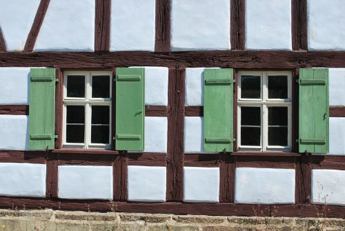 truss window village