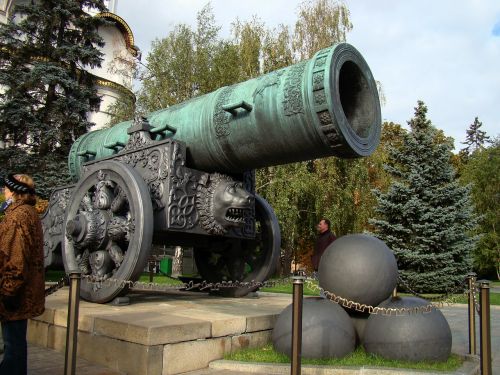 tsar cannon the kremlin moscow