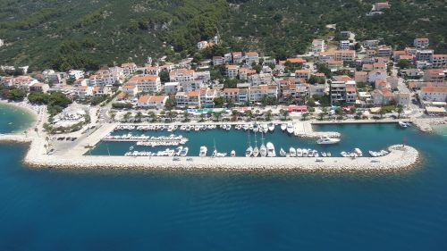 tucepi beach port croatia