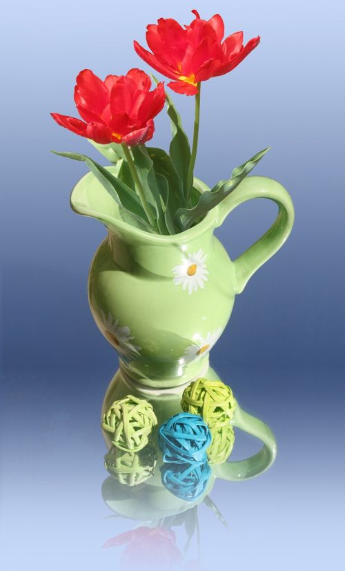 tulips vase decoration