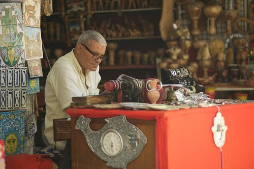 tunisia  market  man