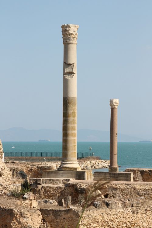 tunisia pillars columns