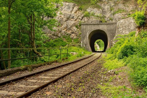 tunnel  rails  transport