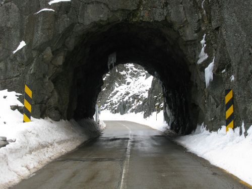tunnel road ice
