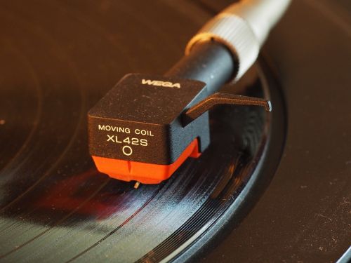 turntable vinyl analog