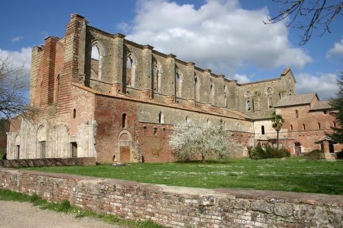 tuscany monastery abbey