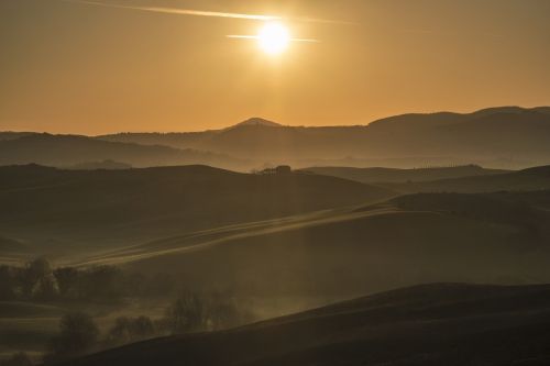 tuscany landscape sun