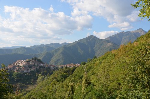 tuscany  village  italy