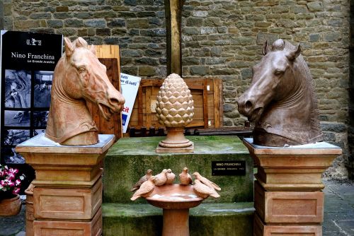 tuscany cortona flea market